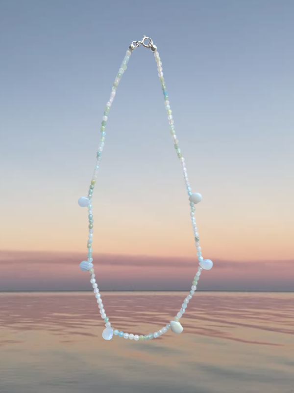 Kette, Kette aus Halbedelsteinen